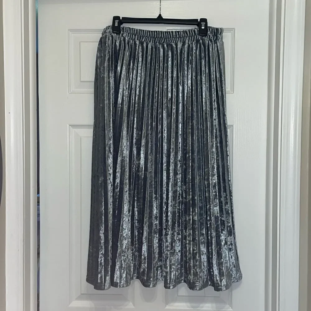 ModCloth Silver Crushed Velvet Pleated Midi Skirt - Picture 1 of 6